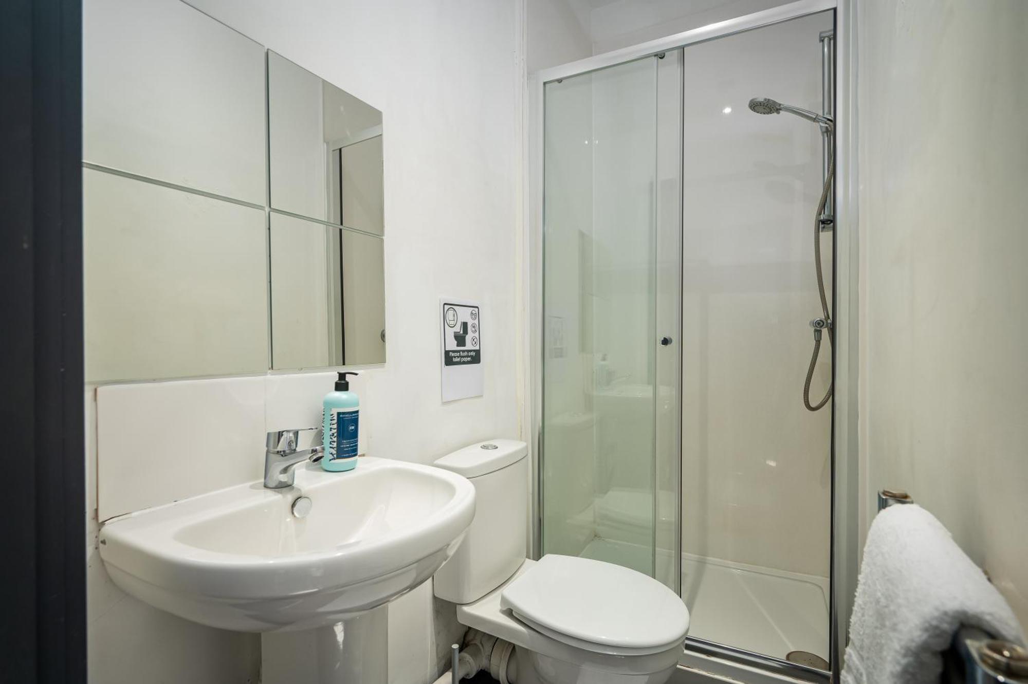 Private En-Suite Room - Shared Living Space & Kitchen - Wakefield - Central Exterior foto